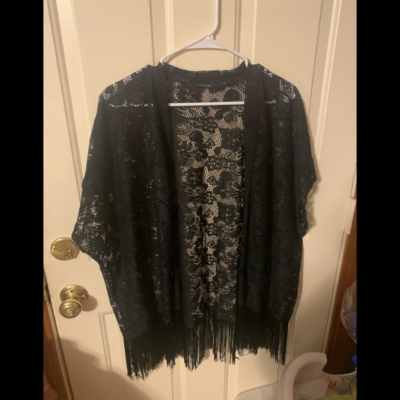 Black lace over - Picture 1 of 3